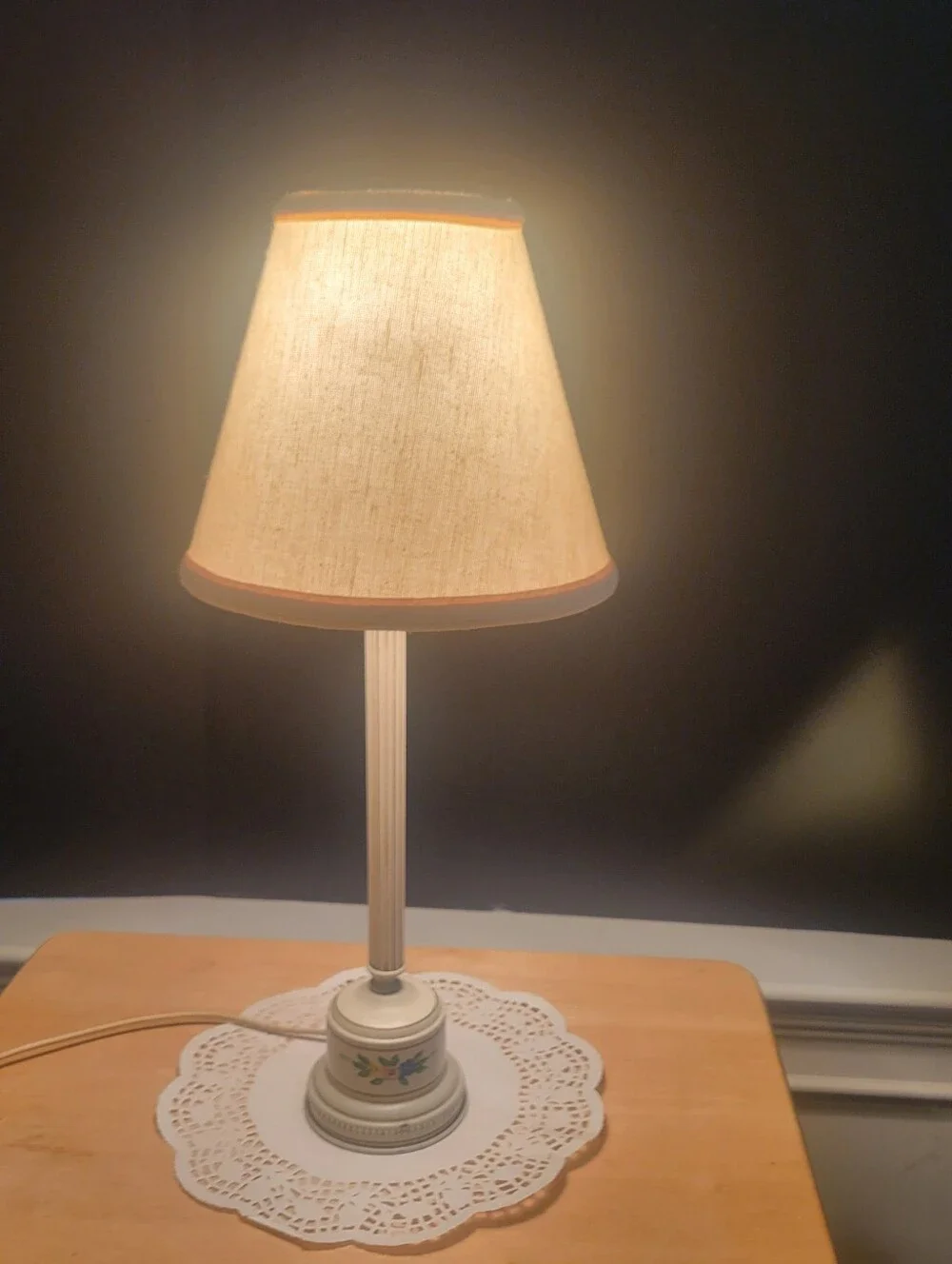 Vintage Slender Base Linen Shade Hand-Painted Flower Motif Cream Lamp